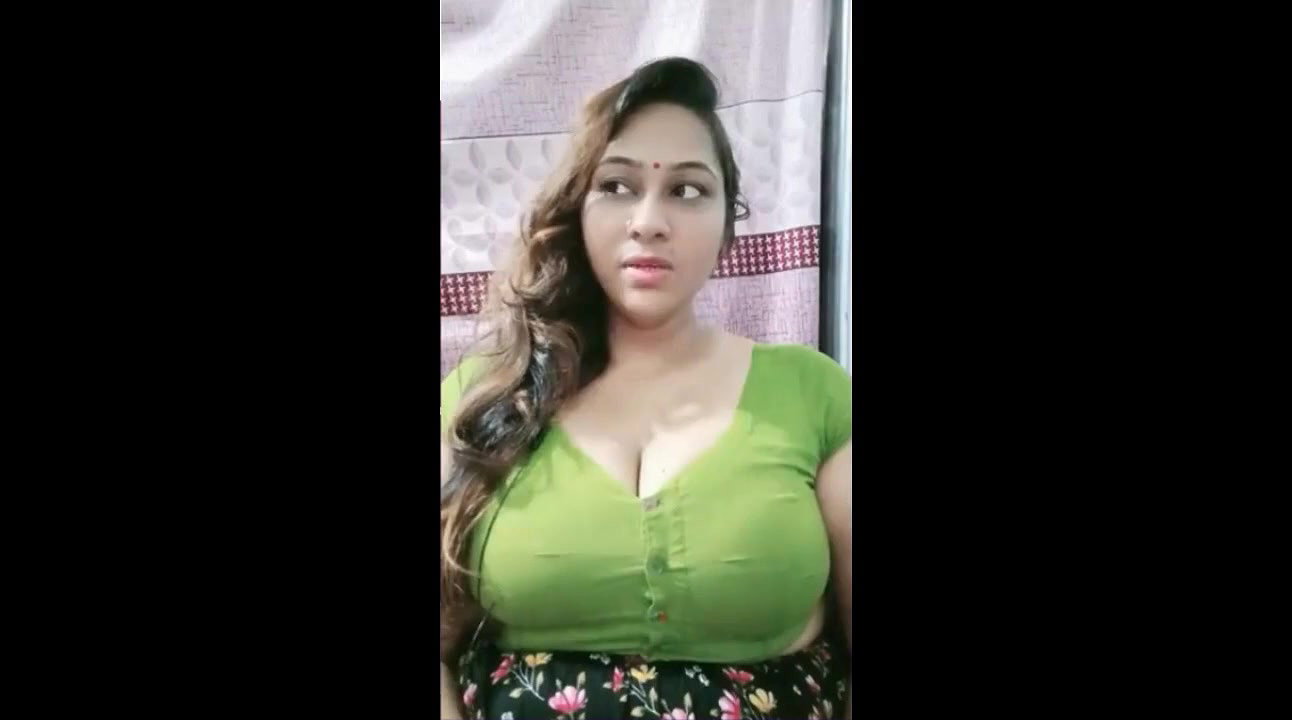 Bangladeshi cute girl BIG BOOB show