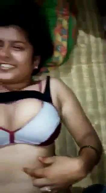 Super cute Durgapur Bhabhi sex with hubby on cam