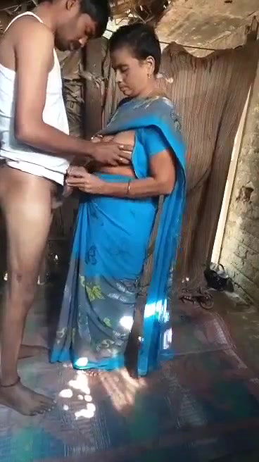 Mature village Randi sex with her customer