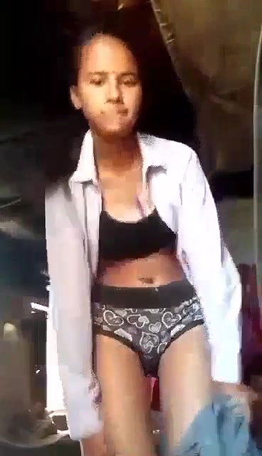 College Girl Showing For Bf