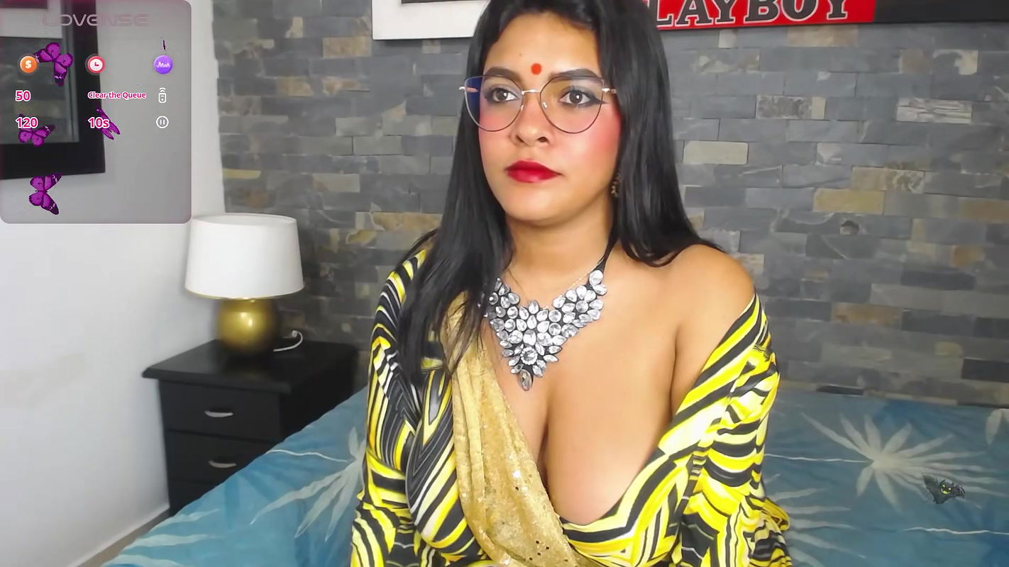 Sexy Bangladeshi Girl Shows Boobs