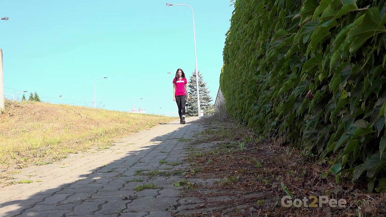 Ali Bordeaux relieves her piss desperation outside