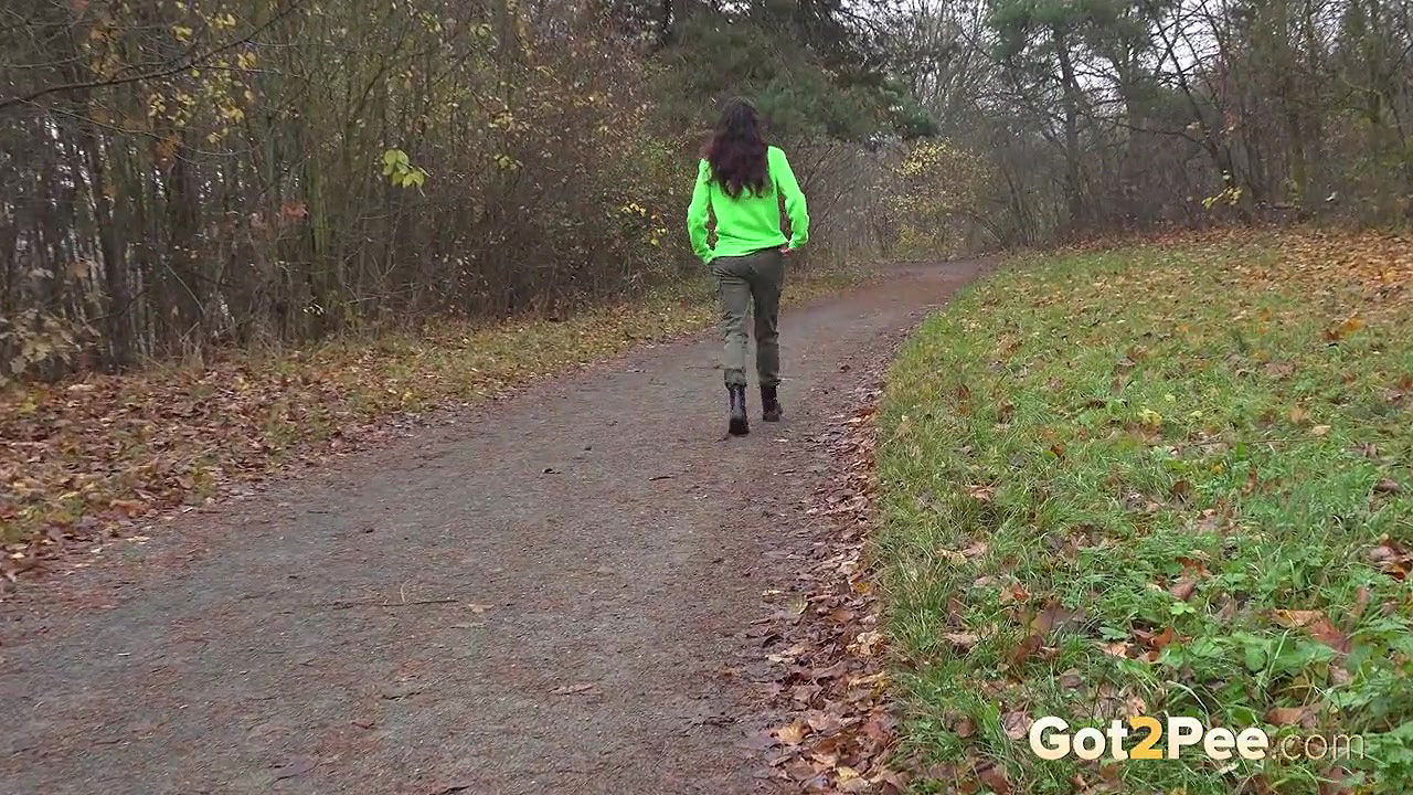 Ali Bordeaux relieves her piss desperation