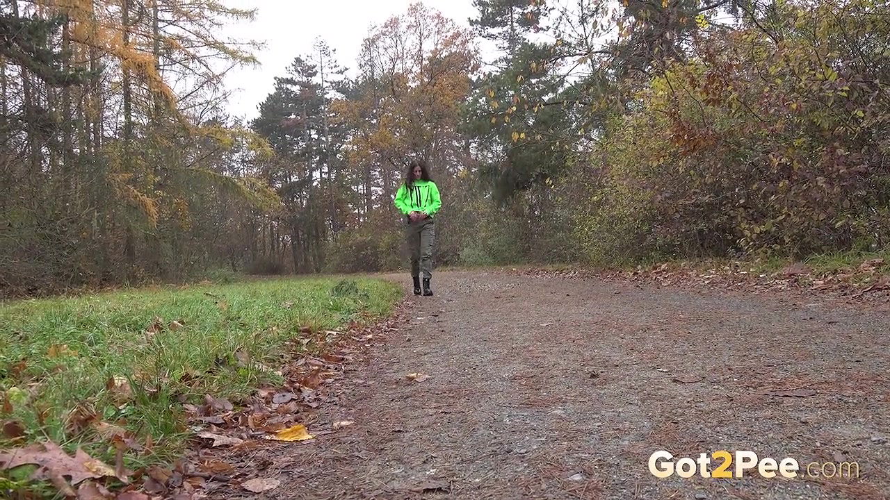 Ali Bordeaux relieves her piss desperation