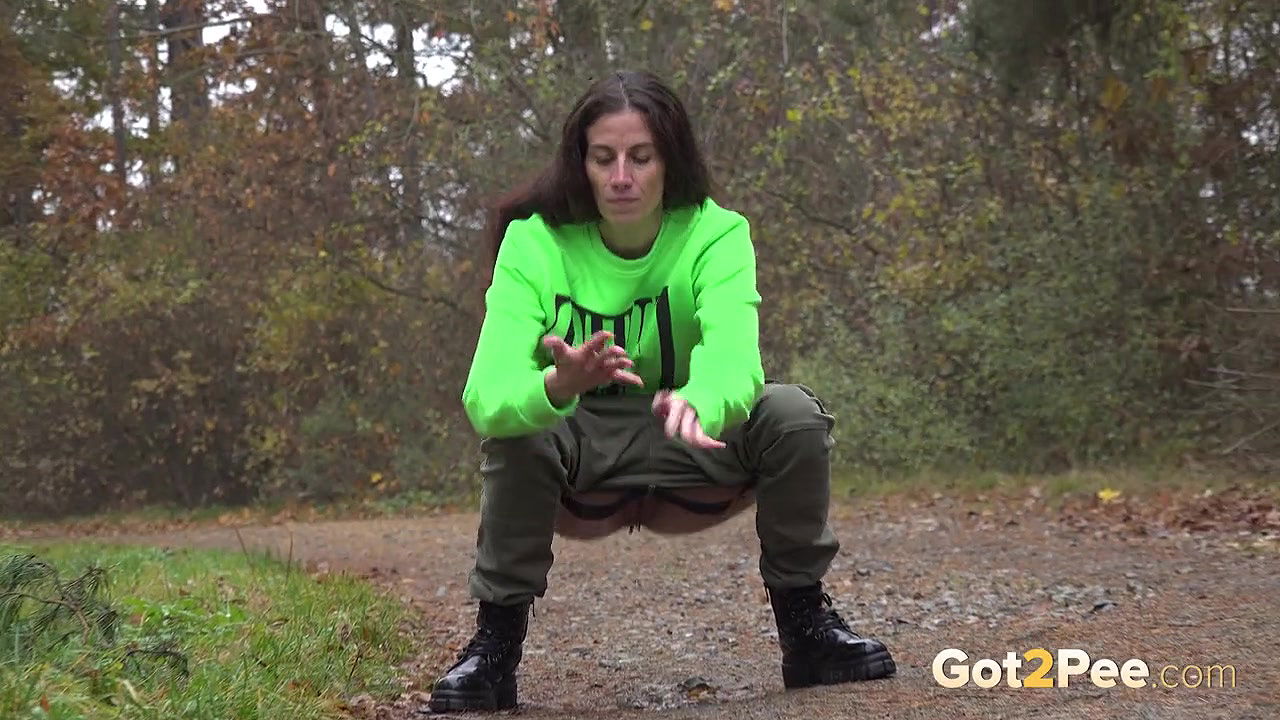 Ali Bordeaux relieves her piss desperation