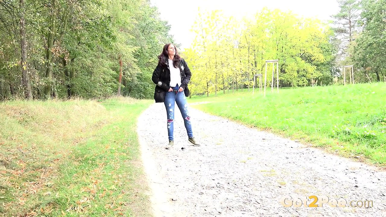 Ali Bordeaux watches her piss streams flowing