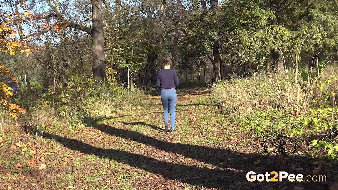 Antonia needs to relieve her piss desperation