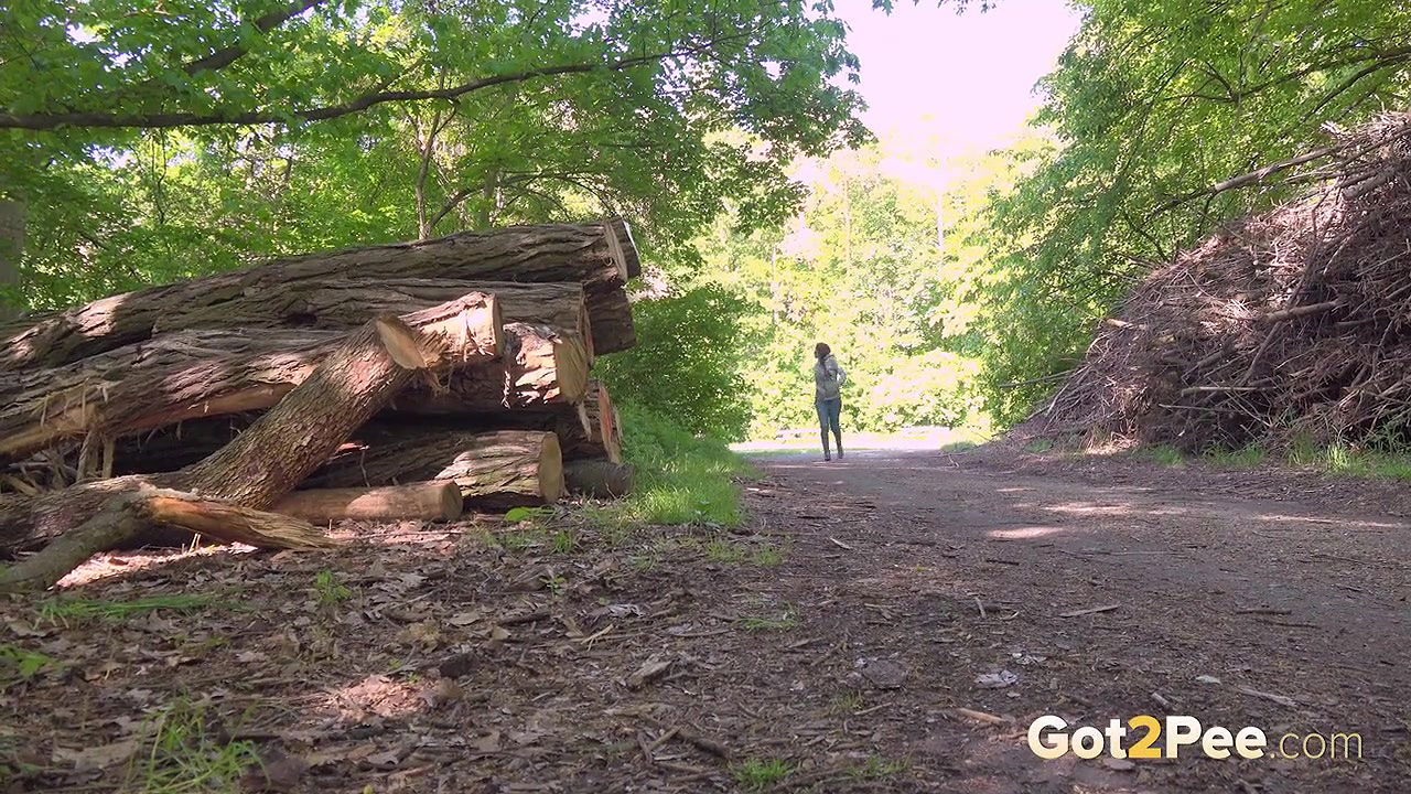 Antonia Sainz relieves her pee desperation outside