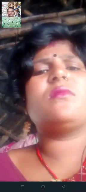 Beautiful Bihari housewife showing boobs and pussy mp