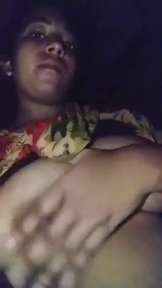 Midnapore village girl naked pussy show selfie