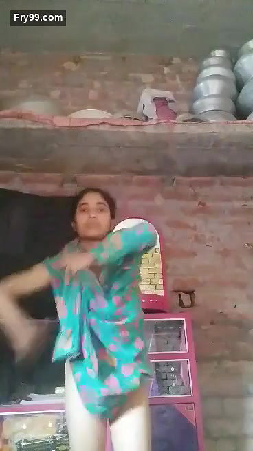 Village Girl Showing Her Boobs and Pussy