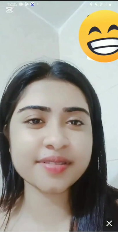 Arohi Showing On Chamet Live