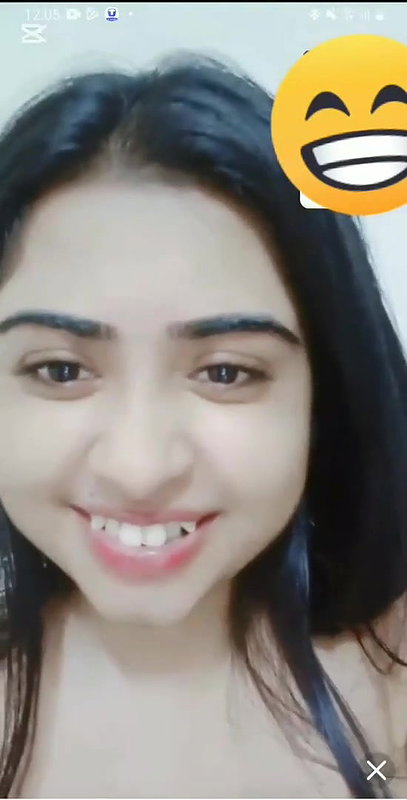 Arohi Showing On Chamet Live