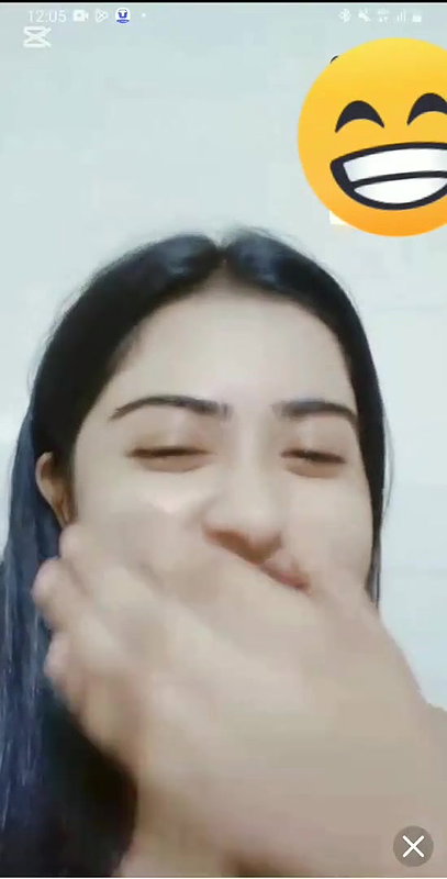 Arohi Showing On Chamet Live