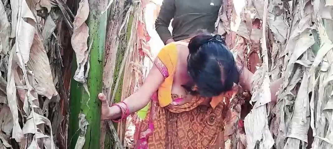 DesiSisterInLawCalledtoBananaGardenandFuckedHer