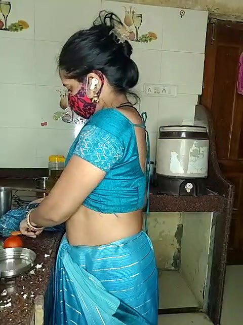 Desi Cute girl Pussy and Boob Show in Kitchen