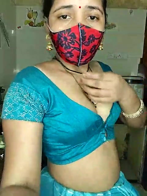 Desi Cute girl Pussy and Boob Show in Kitchen