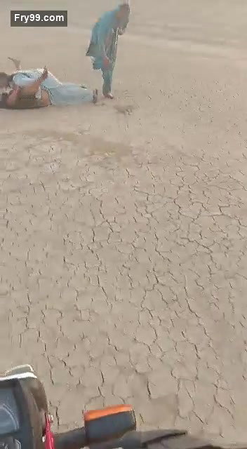 Paki mature Randi outdoor fucking, caught