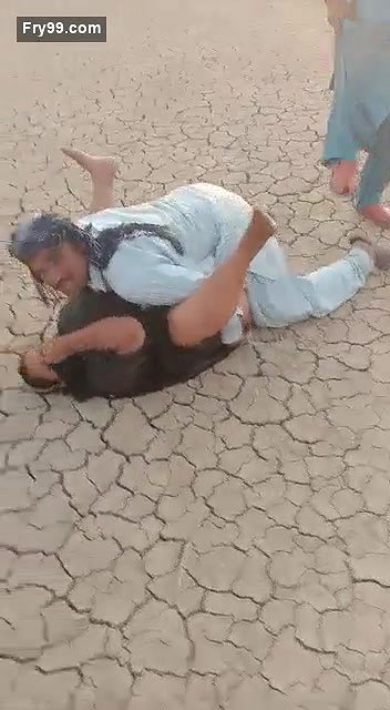 Paki mature Randi outdoor fucking, caught