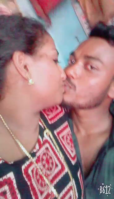 Dever Bhabhi Kissing