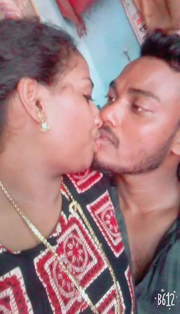 Dever Bhabhi Kissing