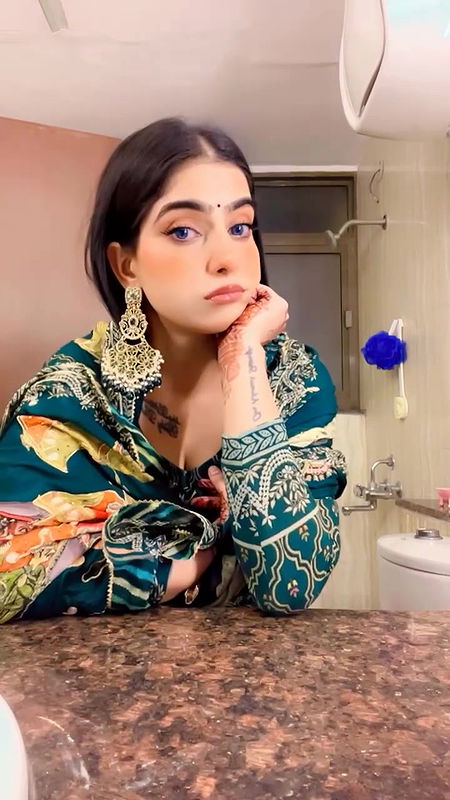 Famous Jasneet Kaur Full Nude on Snapchat Live