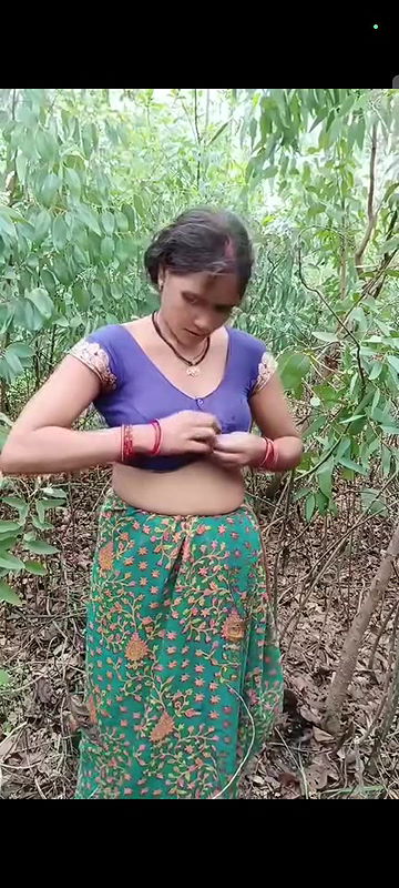 Village Bhabhi Outdoor Fucking With Lover