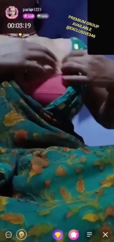 Cute girl pari show nude in chamet