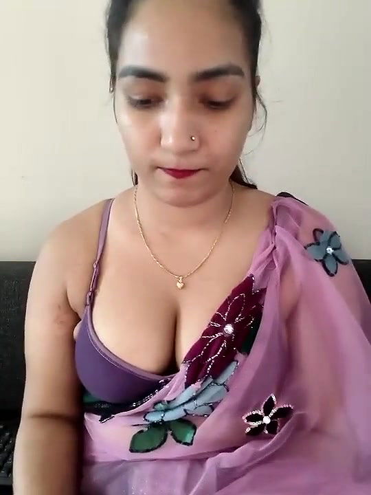 Beautiful Bhabhi Boobs show and Hairy armpit