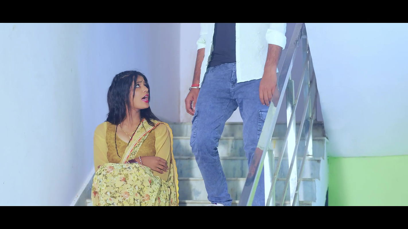 Muskan KT hot saree song  Navel played with atta Expressions