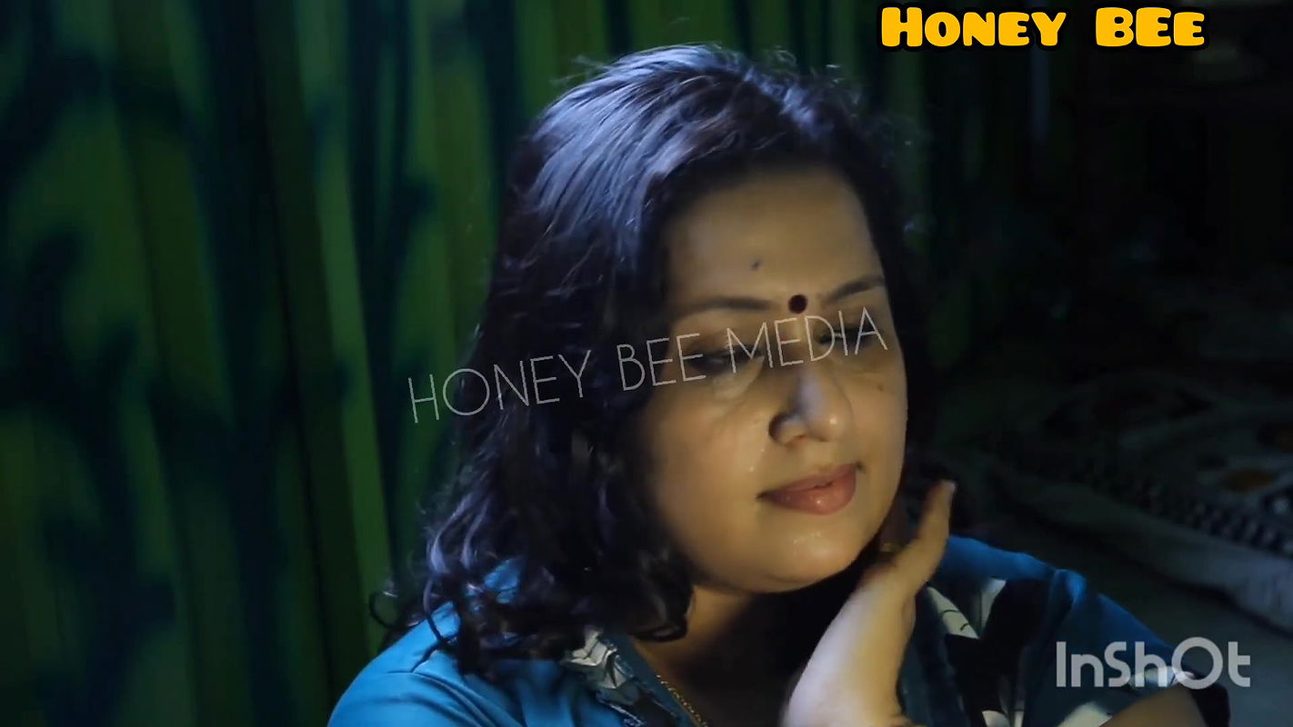 Horny unsatisfied aunty seducing her servant Self boob press