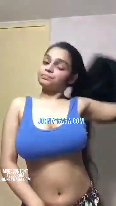 Insta Punjabi kudi nude showing here bf