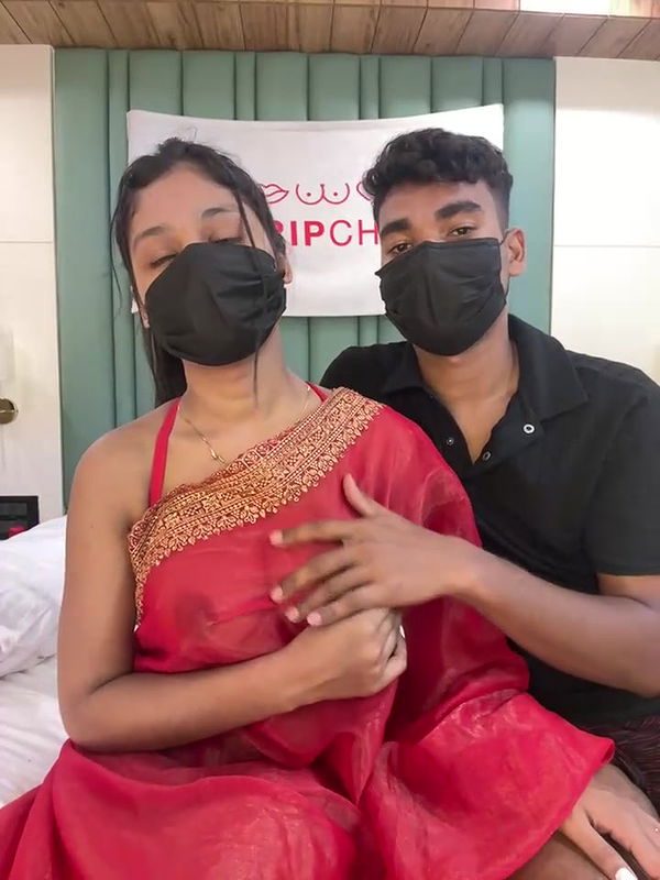 BF removing GF Saree and Boobs and Pussy Show