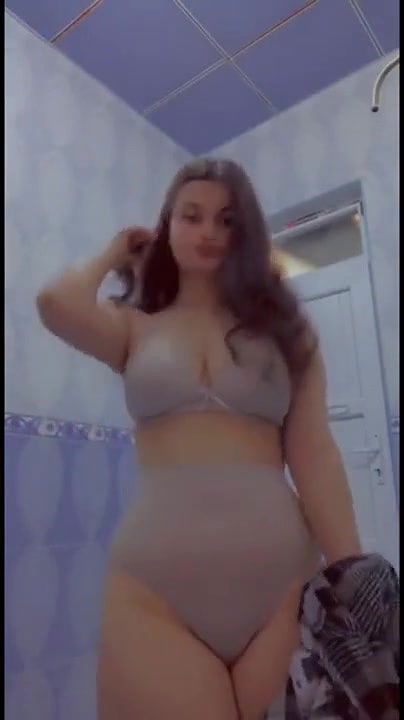 ByDesipremierOnTelegramPakistanigirlopeningshirtbigboobsviral