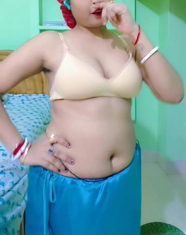 Desi hot youtuber