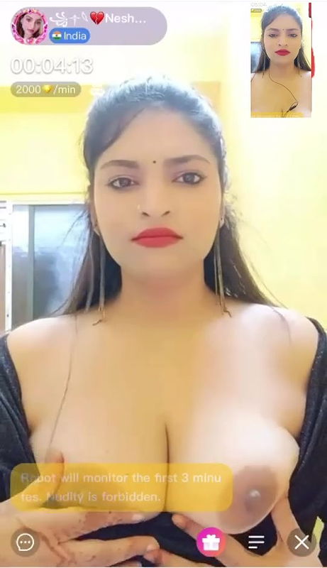 Delhi Girl sexy show Chamet