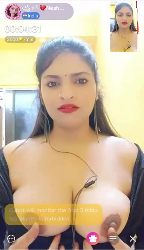 Delhi Girl sexy show Chamet