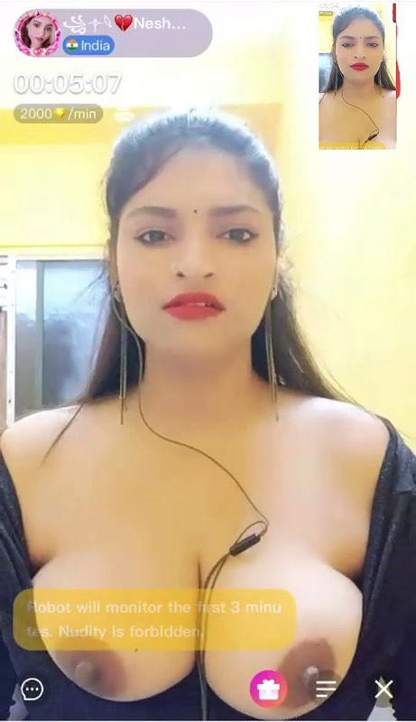 Delhi Girl sexy show Chamet