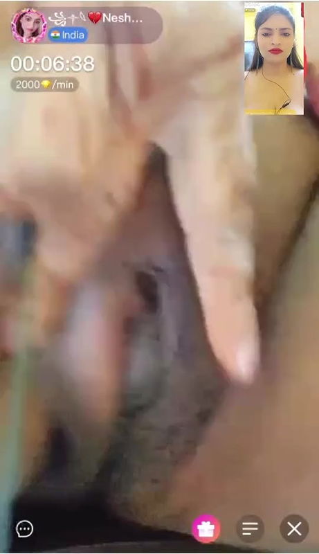 Delhi Girl sexy show Chamet