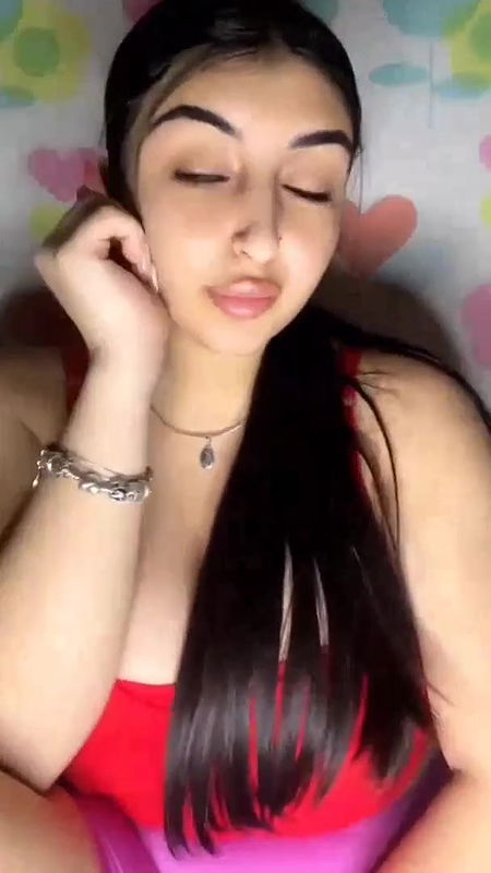 Cute Girl Tango Live