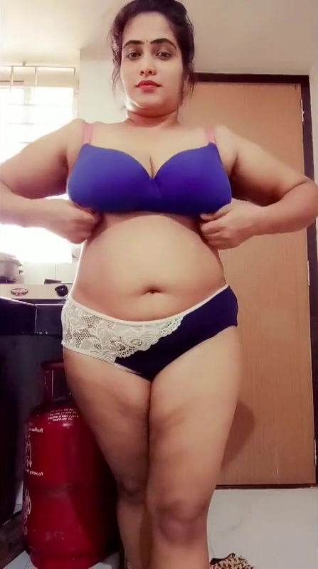 Indian Bhabhi In Saree