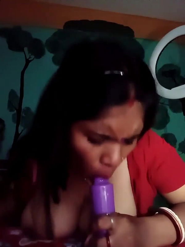 Desi Horny Boudi Dont miss this must watch