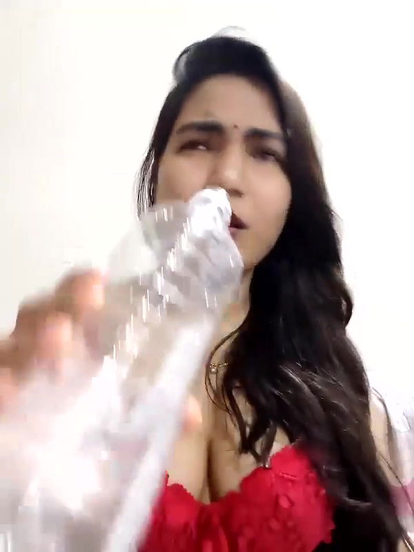 Beautiful Bhabhi Hairy Pussy Fingering