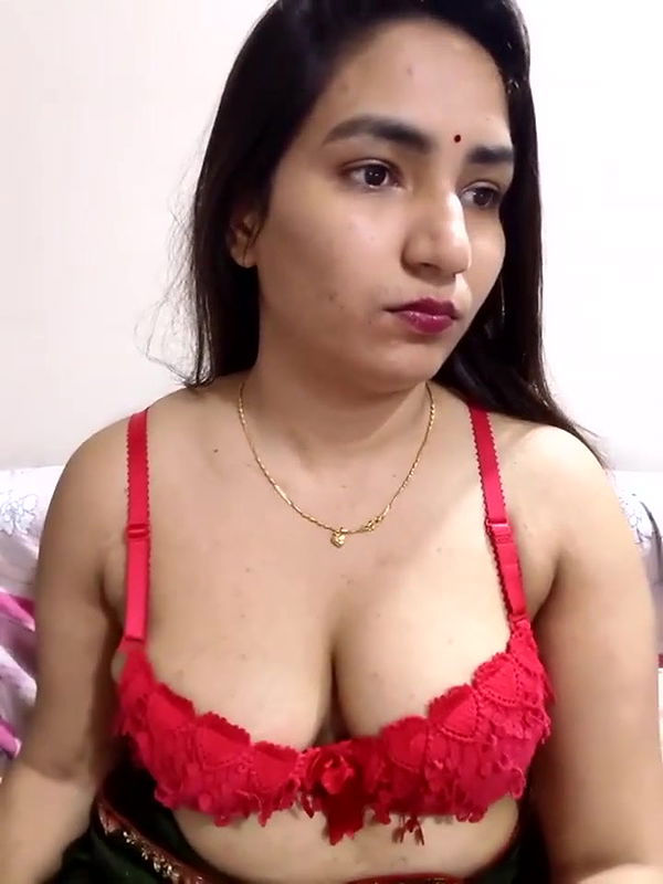 Beautiful Bhabhi Hairy Pussy Fingering