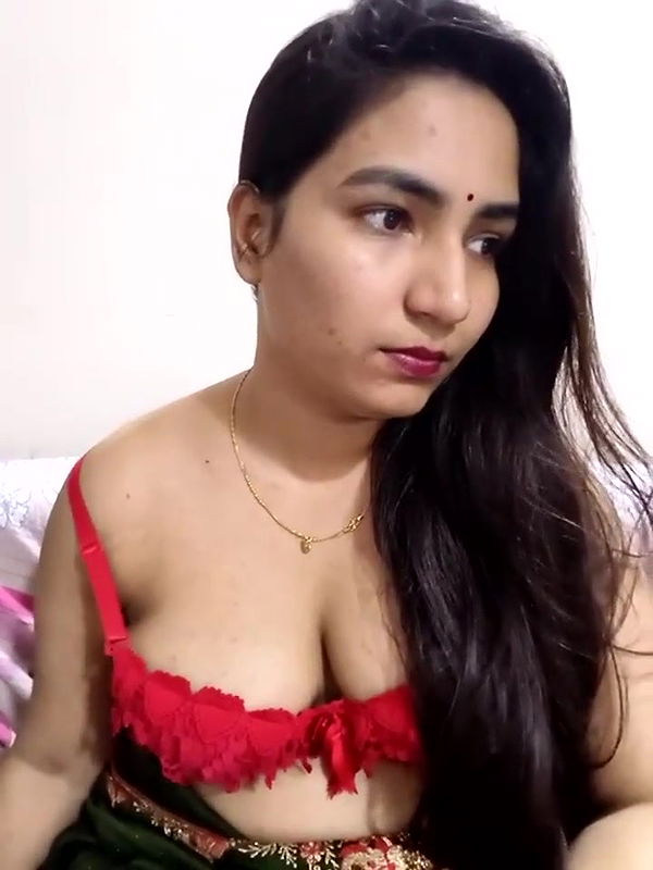 Beautiful Bhabhi Hairy Pussy Fingering