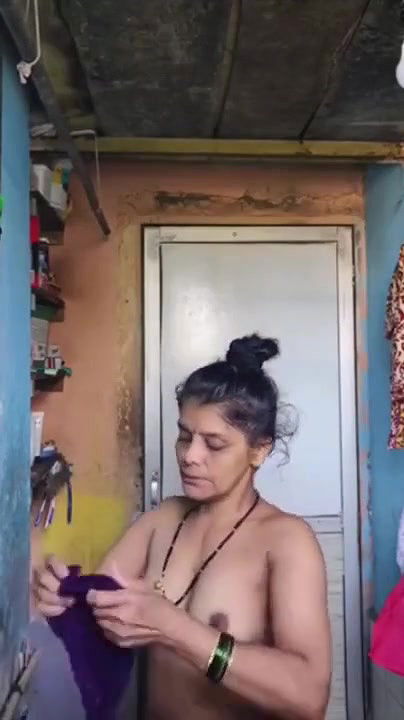 Hot Indian Desi Aunty