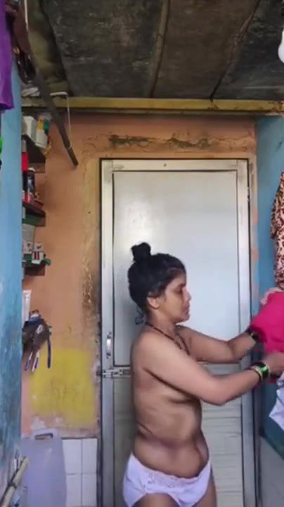 Hot Indian Desi Aunty