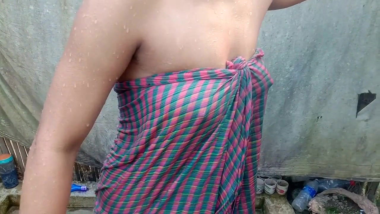 indian village gal washing  free teen hd pornog