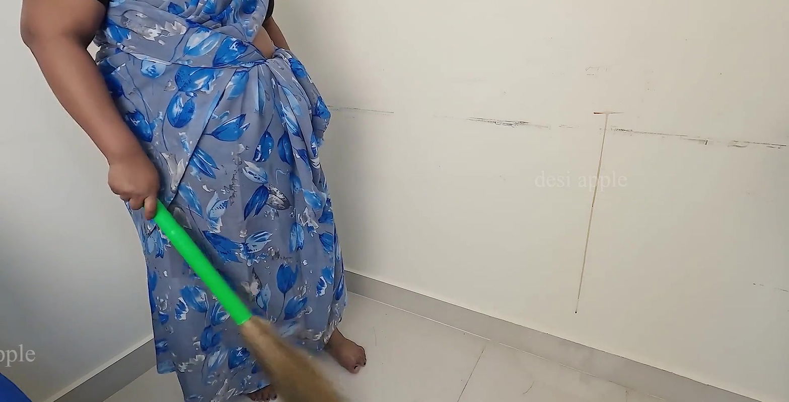 Flashing and jerking infront of tamil maid swathi