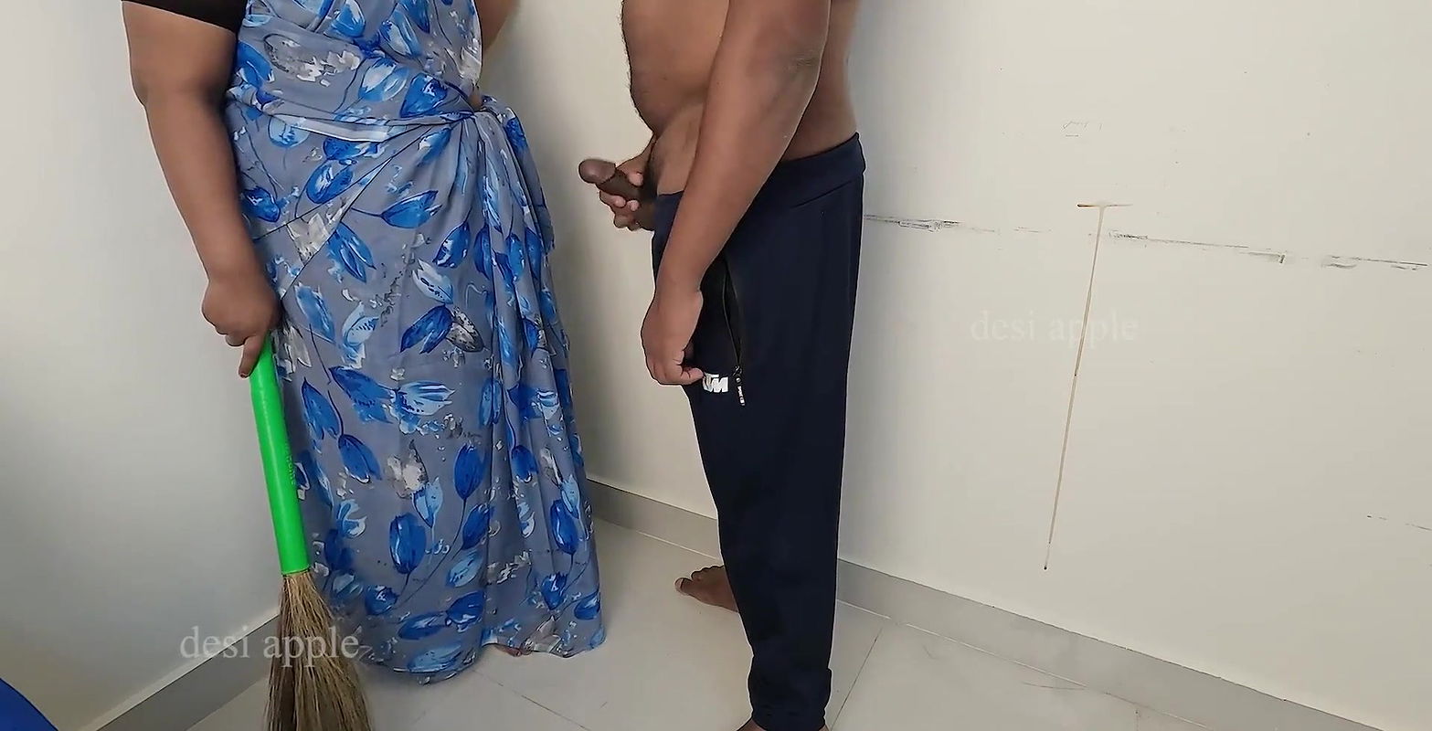 Flashing and jerking infront of tamil maid swathi